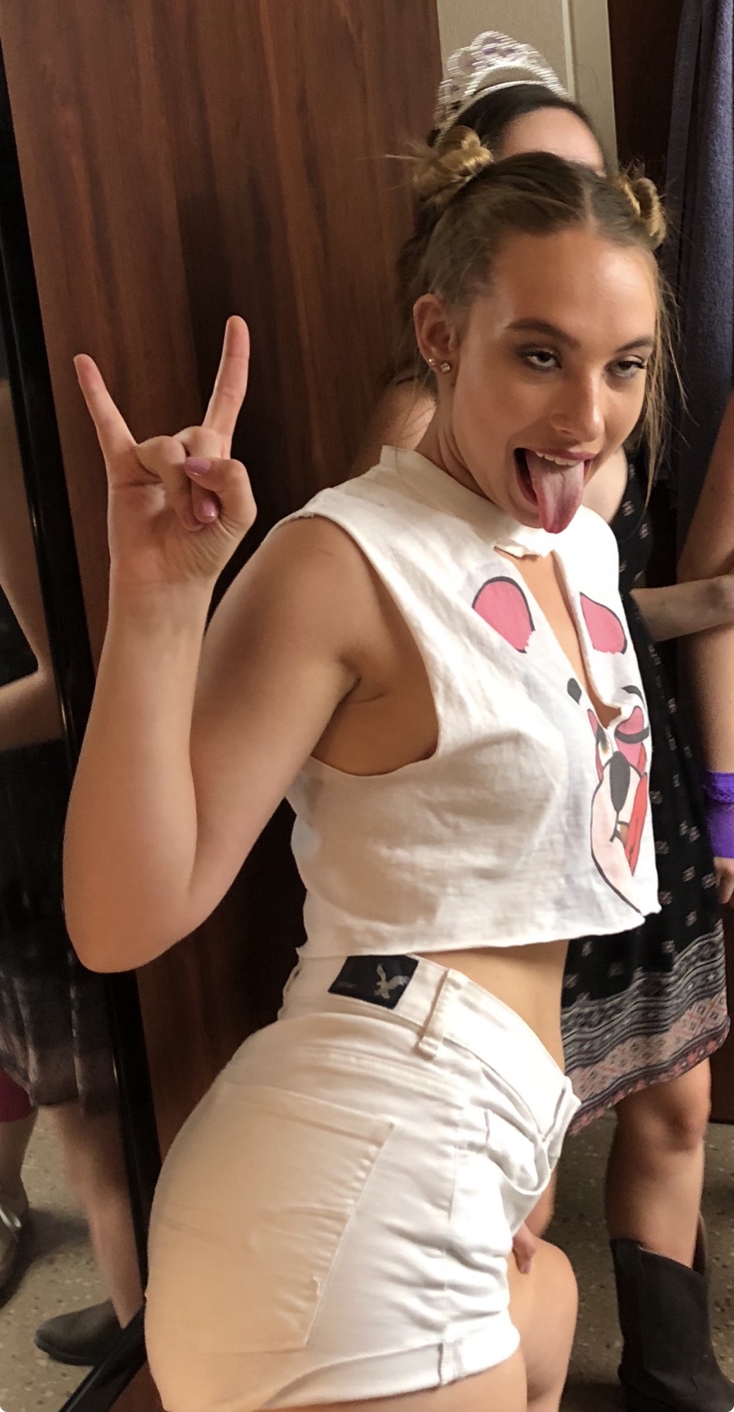 Ryan dressed as a banana and Elena dressed as Miley Cyrus at the 2013 VMAs, Halloween 2017